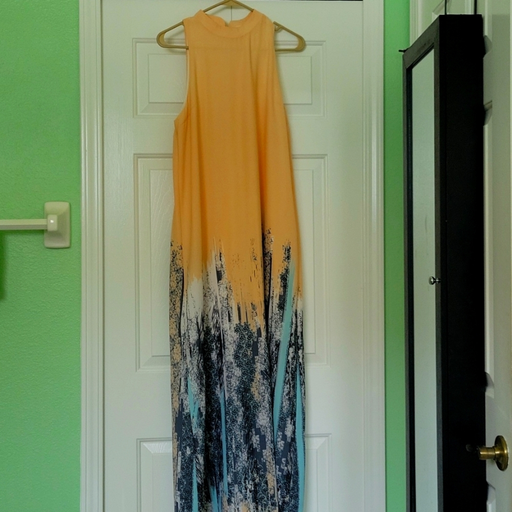 Beautiful Everly halter top maxi dress